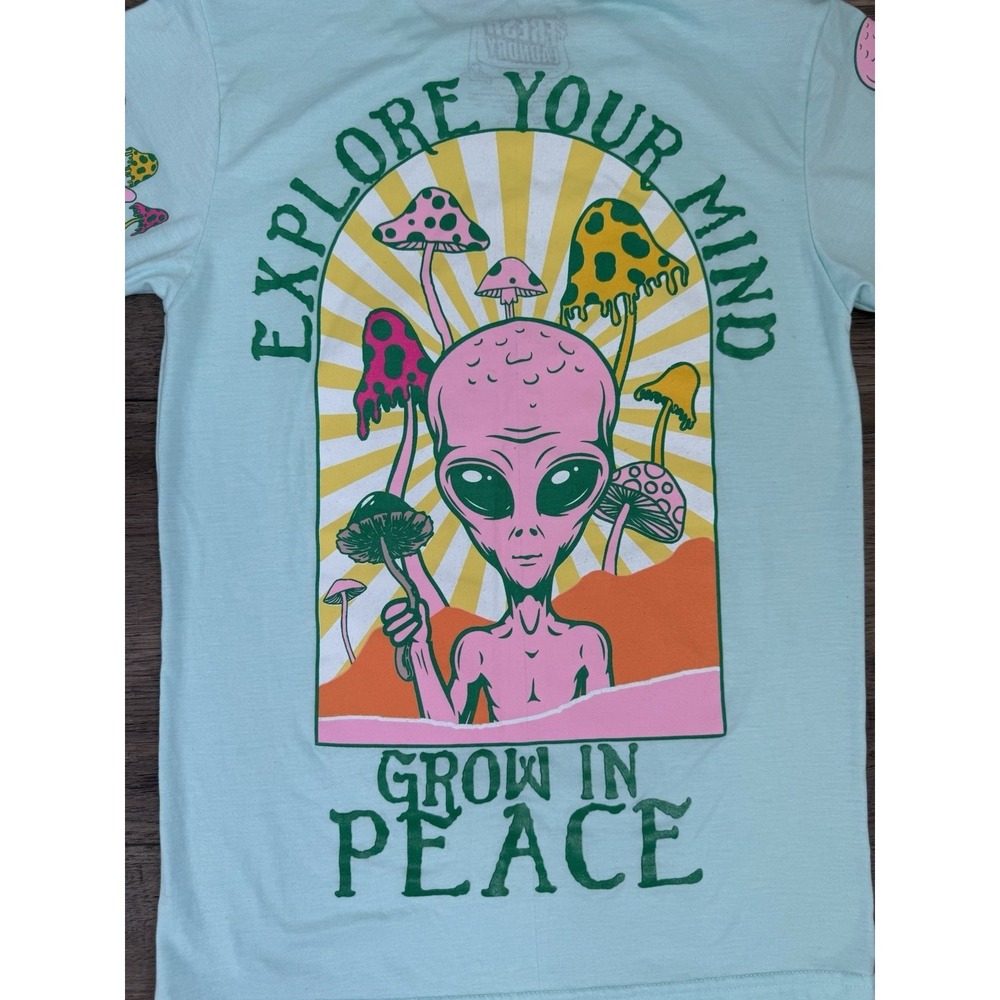 Fresh Laundry Women's Blue Short Sleeve Graphic Festival Psychedelic Alien Small